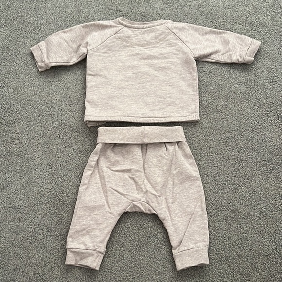 H&M cute gender neutral matching set - Picture 2 of 2